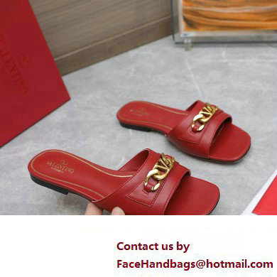 Valentino VLogo Chain Slides in calfskin leather 05 2023