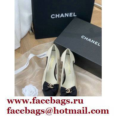 Chanel CC Logo and Bow Pumps White/Black 2022