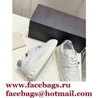 Valentino Low-top ONE STUD Sneakers 18 2022 - Click Image to Close
