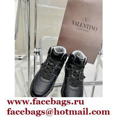 Valentino Mid-Top ONE STUD Sneakers 06 2022