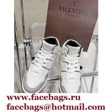 Valentino Mid-Top ONE STUD Sneakers 09 2022 - Click Image to Close