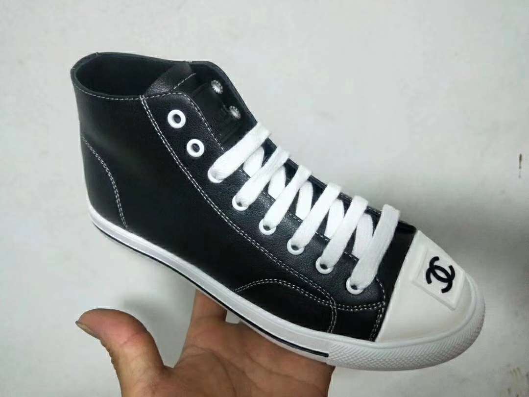 2019 NEW Chanel Real leather shoes 1026 black white