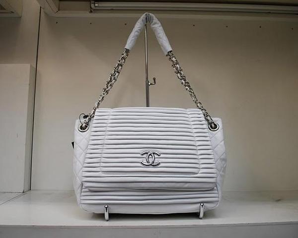 Chanel 35949 Replica Handbag White Lambskin Leather With Silver Hardware