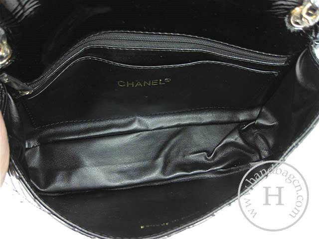 Chanel 46514 replica handbag Classic Black patent leather with Gold hardware - Click Image to Close