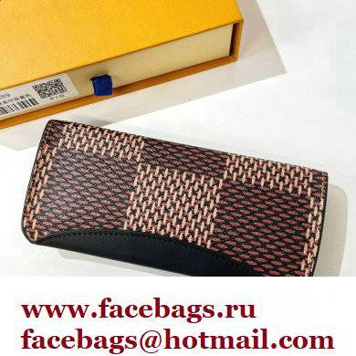 Louis Vuitton Woody Glasses Case 04 2022 - Click Image to Close
