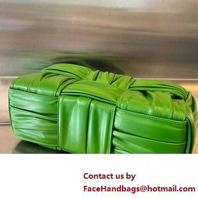 Bottega Veneta foulard Intreccio leather Small Arco Tote bag Green - Click Image to Close